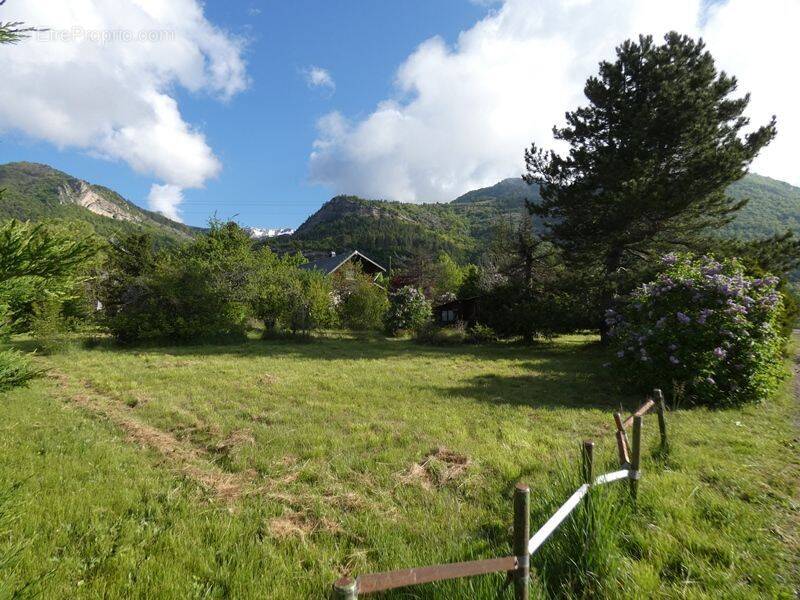 Terrain à LA ROCHE-DES-ARNAUDS