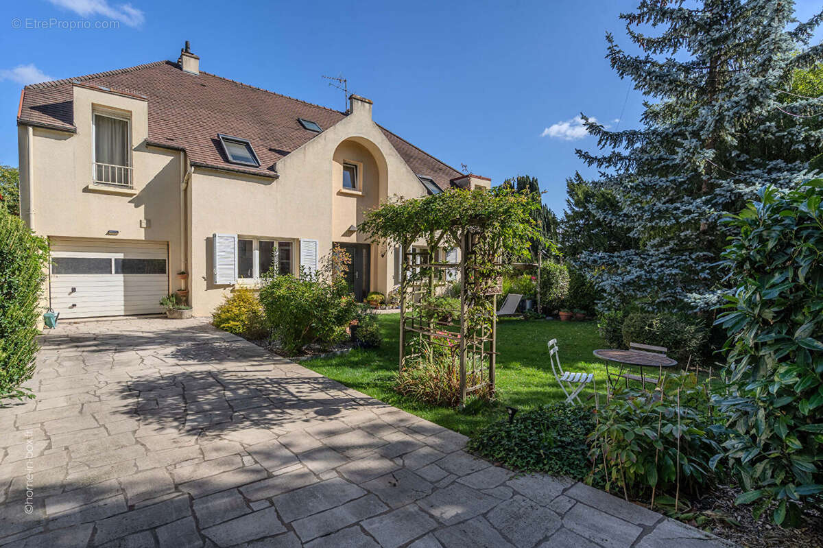 Maison à CHAMPIGNY-SUR-MARNE