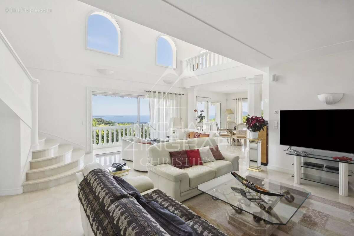 Maison à MANDELIEU-LA-NAPOULE