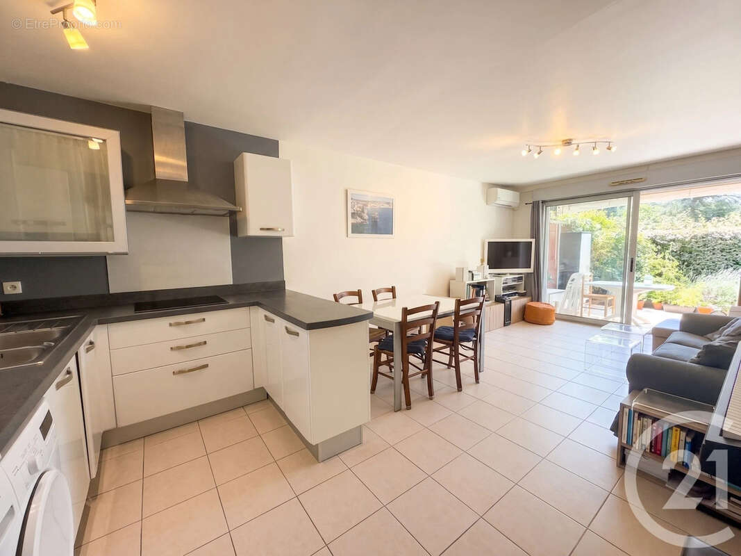 Appartement à VALBONNE