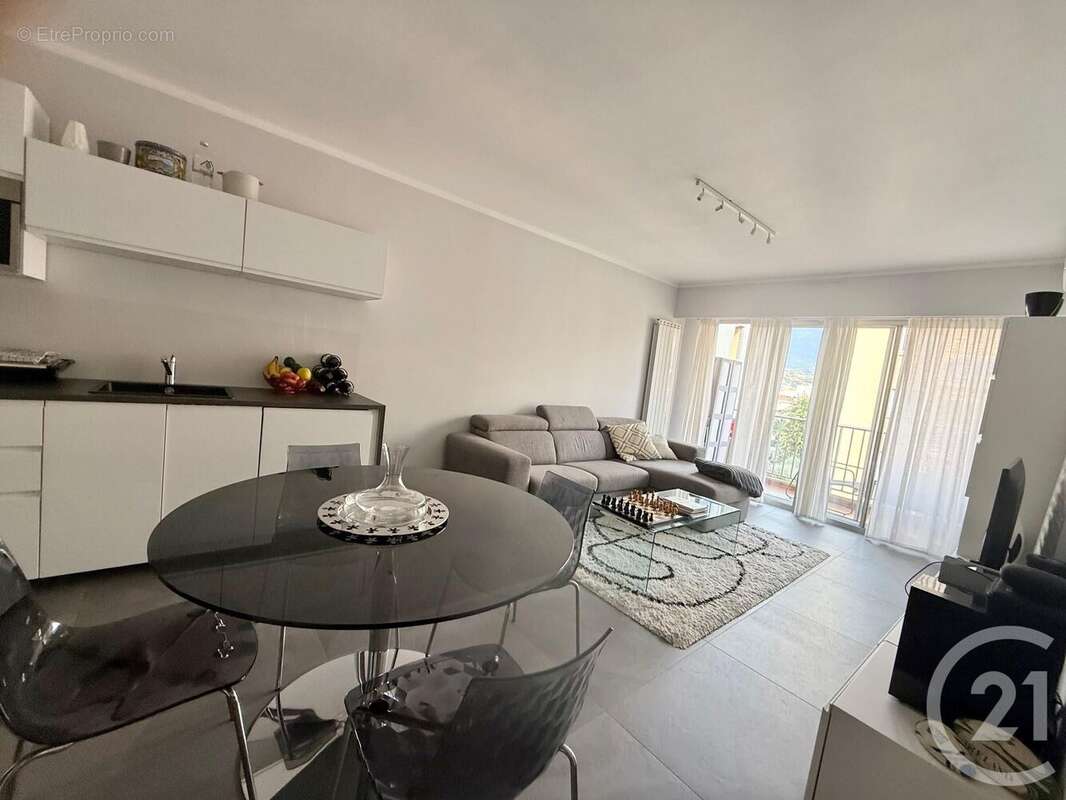 Appartement à ROQUEBRUNE-CAP-MARTIN