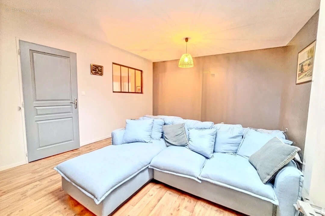 Maison à BRISON-SAINT-INNOCENT