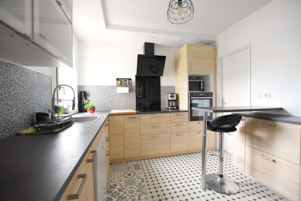 Maison à LES ESSARTS-LE-ROI