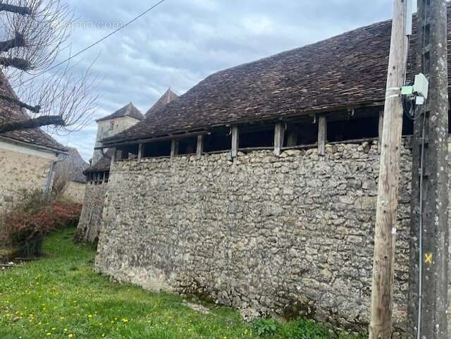 Maison à LA CHAPELLE-AUX-SAINTS