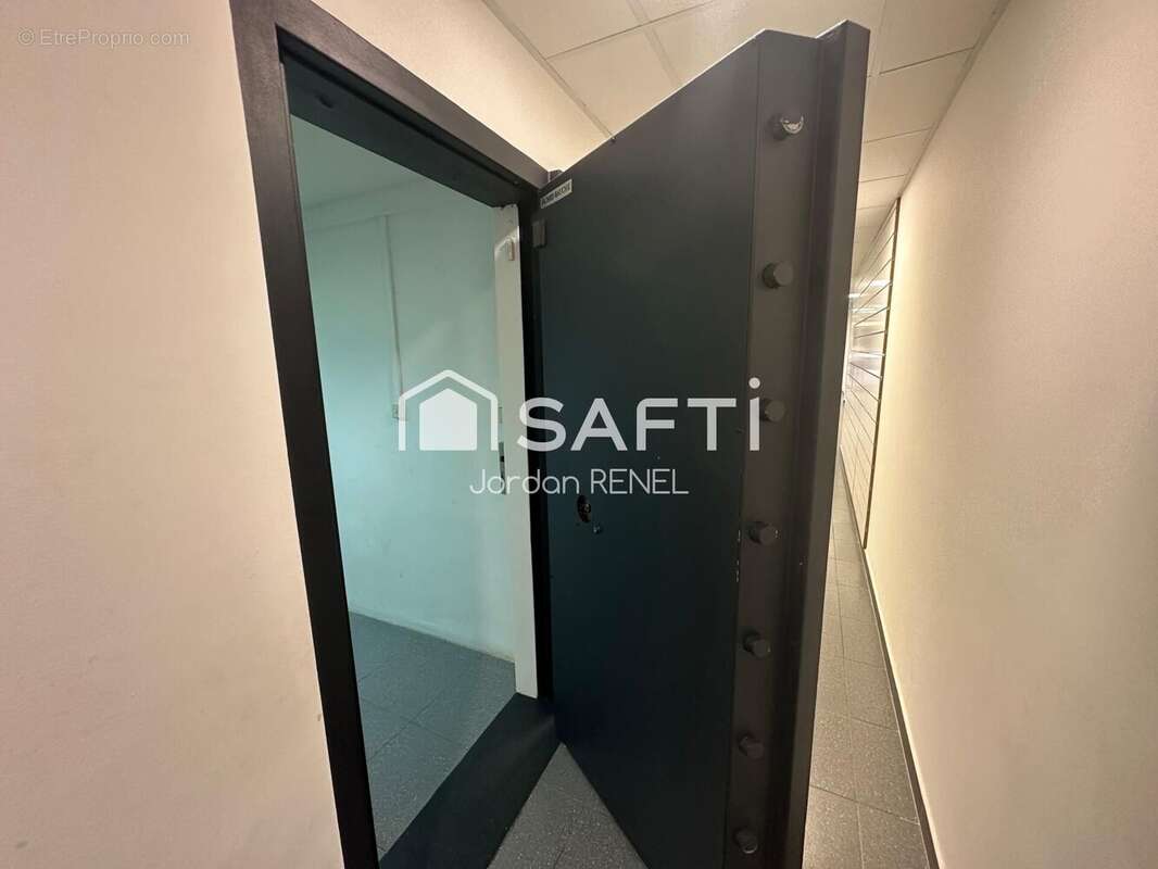 Photo 3 - Commerce à FORT-DE-FRANCE