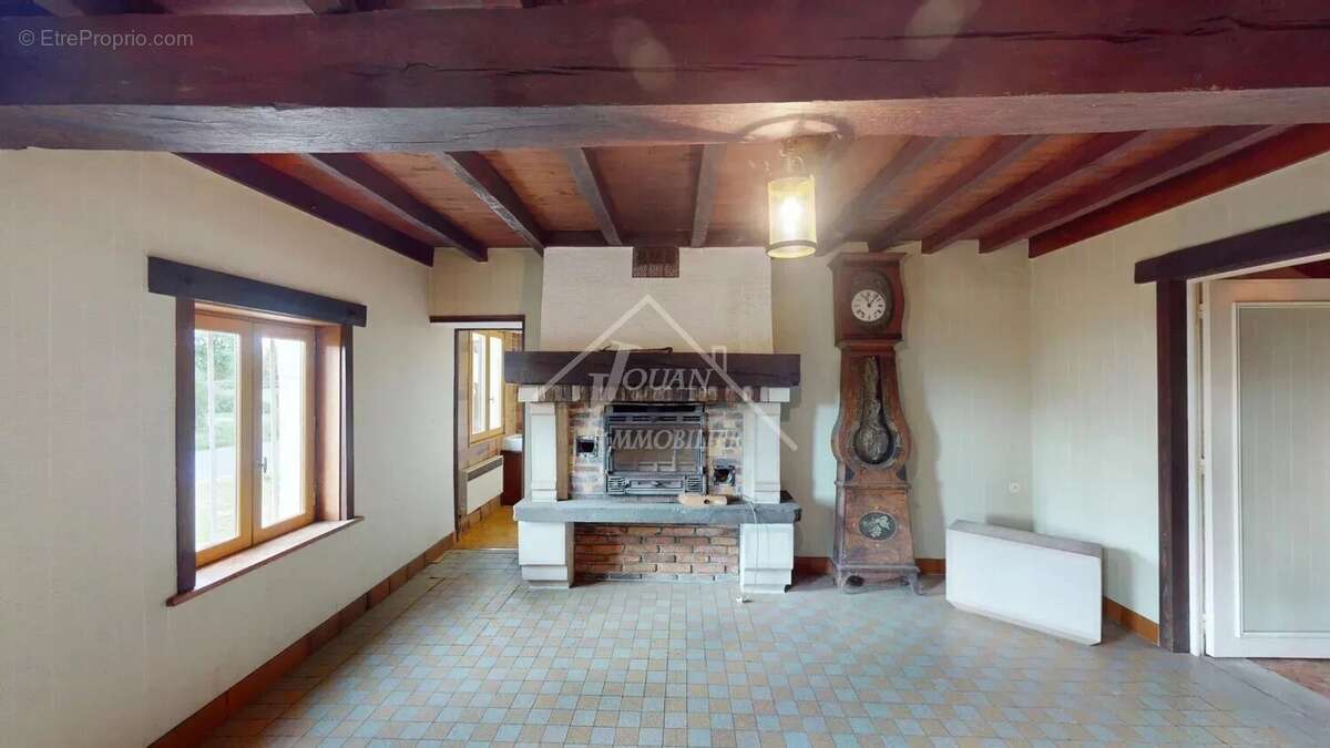 Maison à SALIGNY-SUR-ROUDON