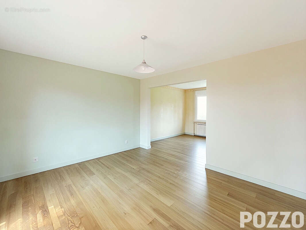A VENDRE Maison Saint Hilaire Du Harcouet (VIREY) 7 pièce(s) 96 m2 - photo 4