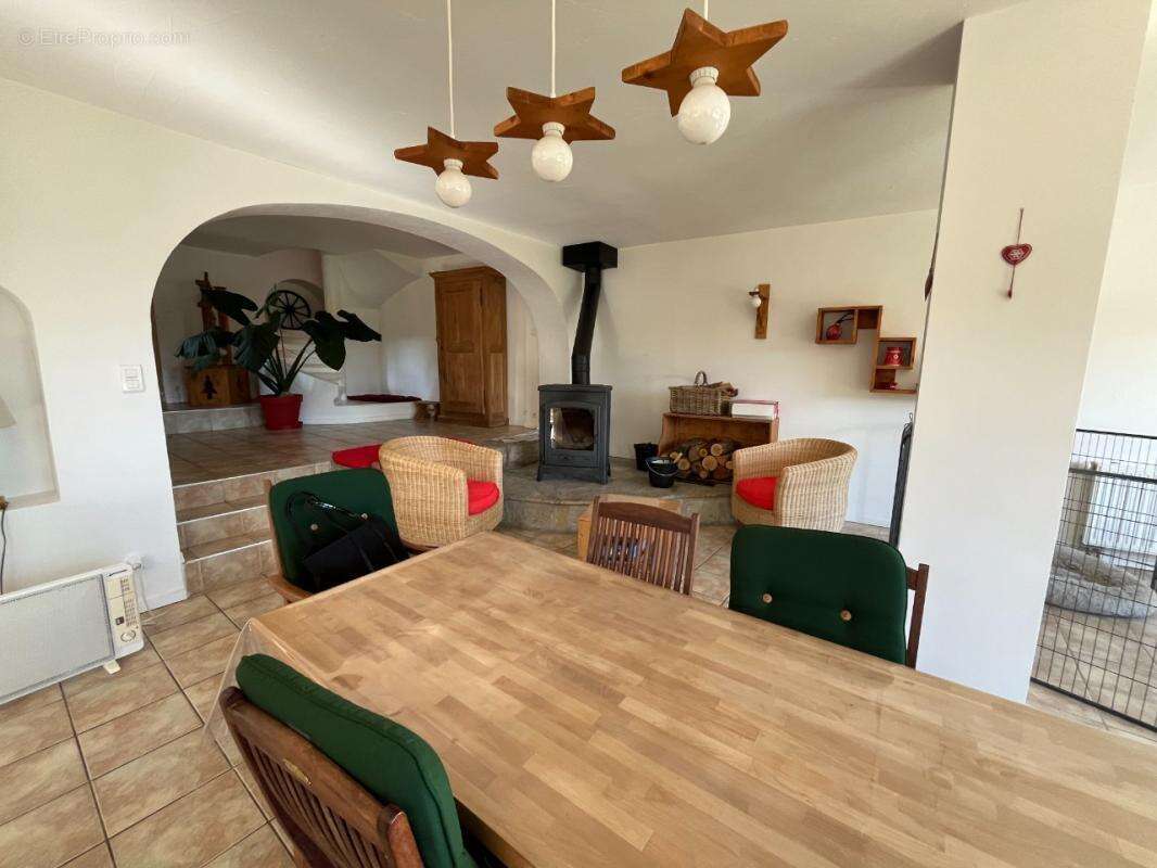Maison 217 m² à Montverdun  - photo 8