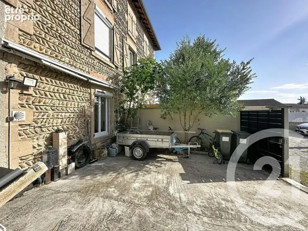 Appartement 84 m² à Bouge-Chambalud  - photo 2