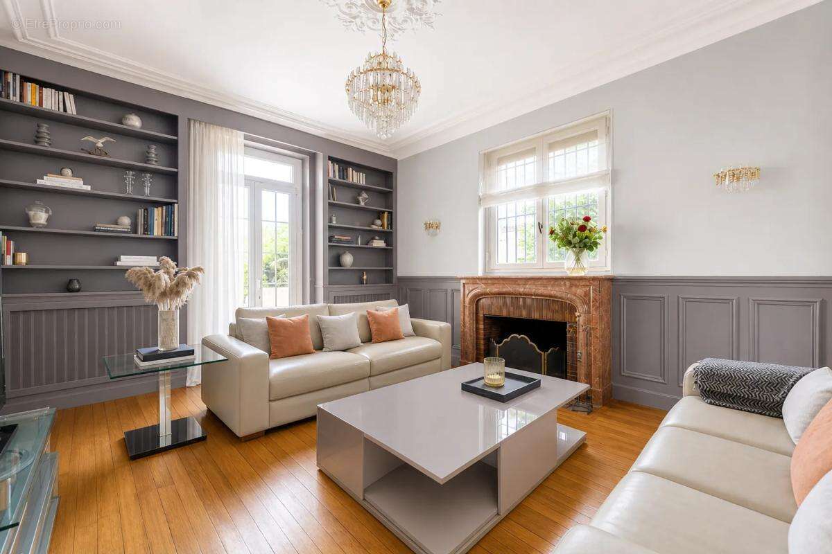 Belle maison individuelle de 250 m² sur terrain piscinable à découvrir ! - photo 6
