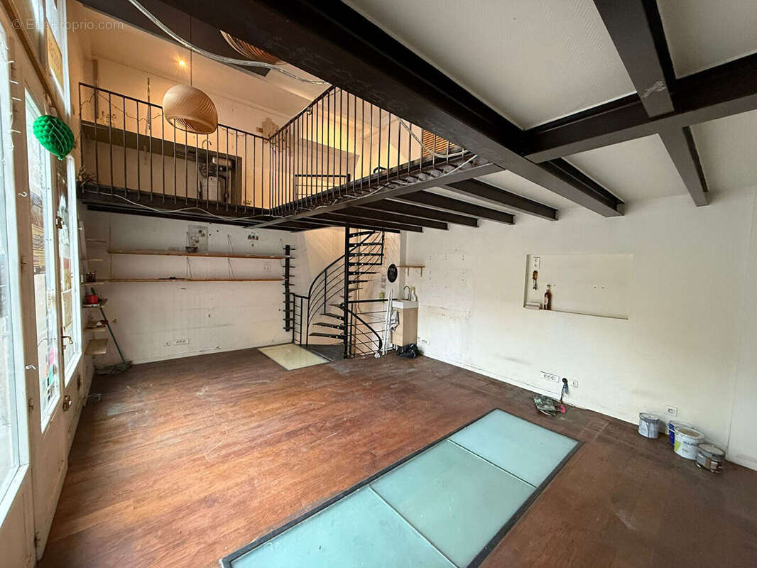 Commerce à PARIS-11E