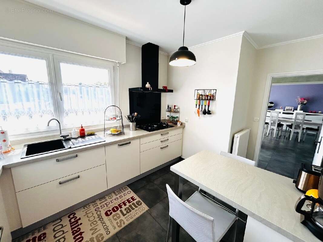 Maison 137 m² à Bruay-La-Buissiere  - photo 2