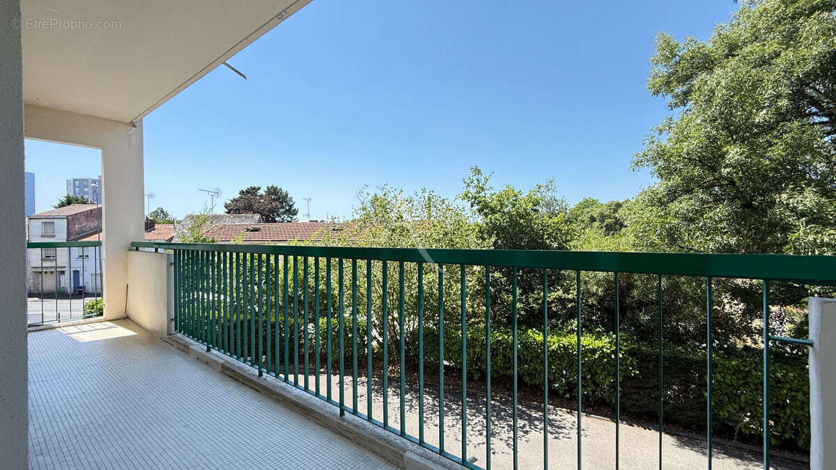 Appartement la roche sur yon a vendre - photo 2