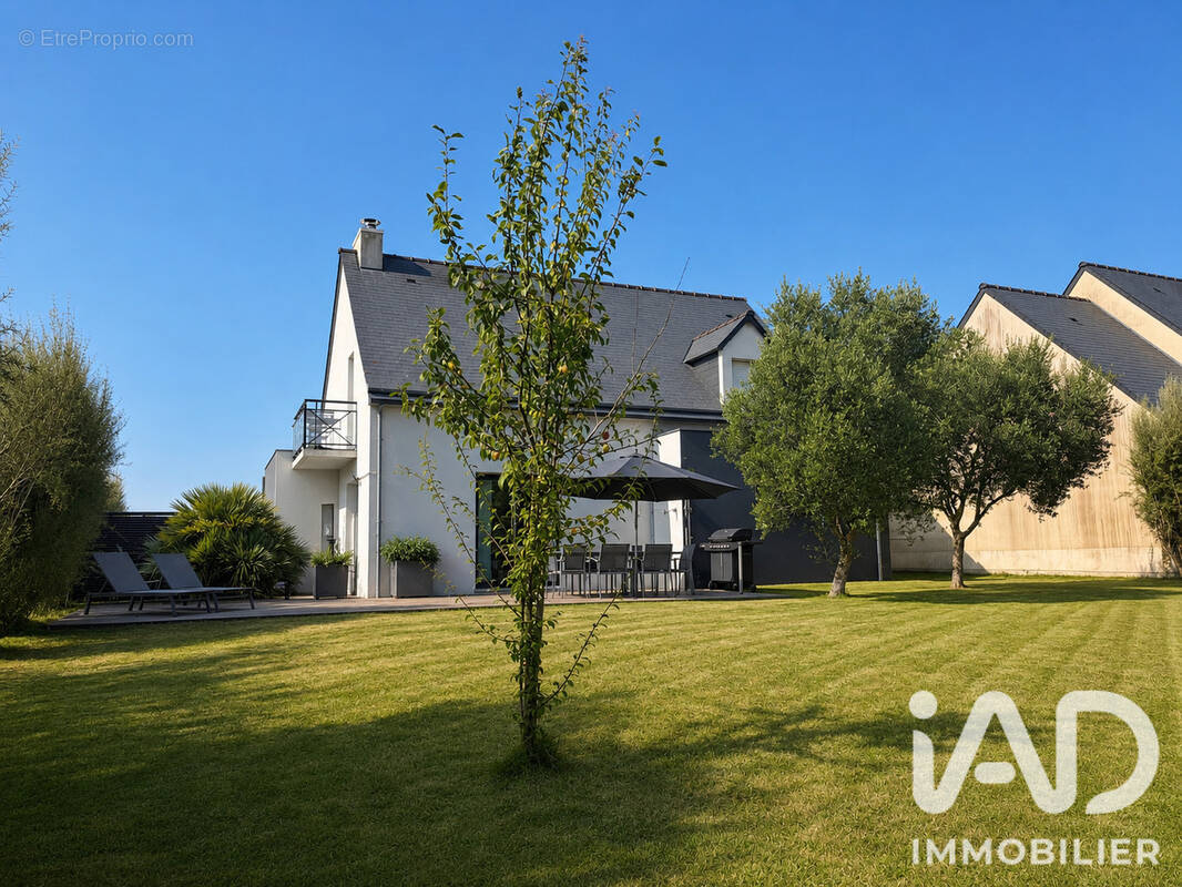 Photo 1 - Maison à SAINT-COULOMB