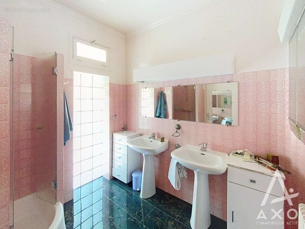 Gien Belle Demeure 6 chambres sur 3 niveaux - photo 8