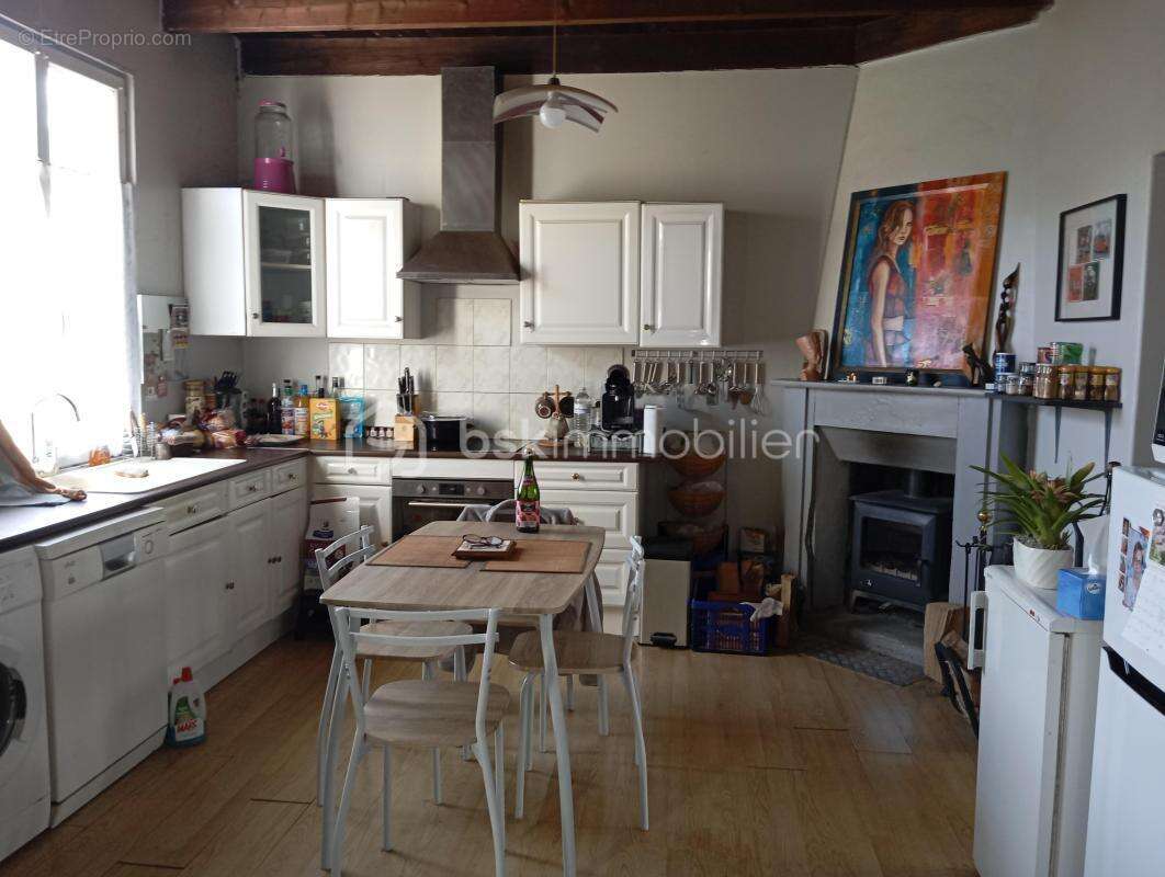 Maison à LA CHAPELLE-NEUVE