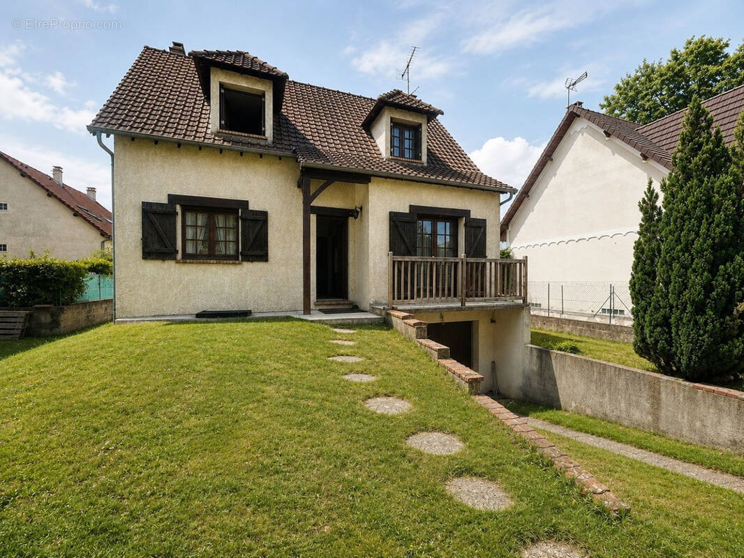 Maison à VILLECRESNES