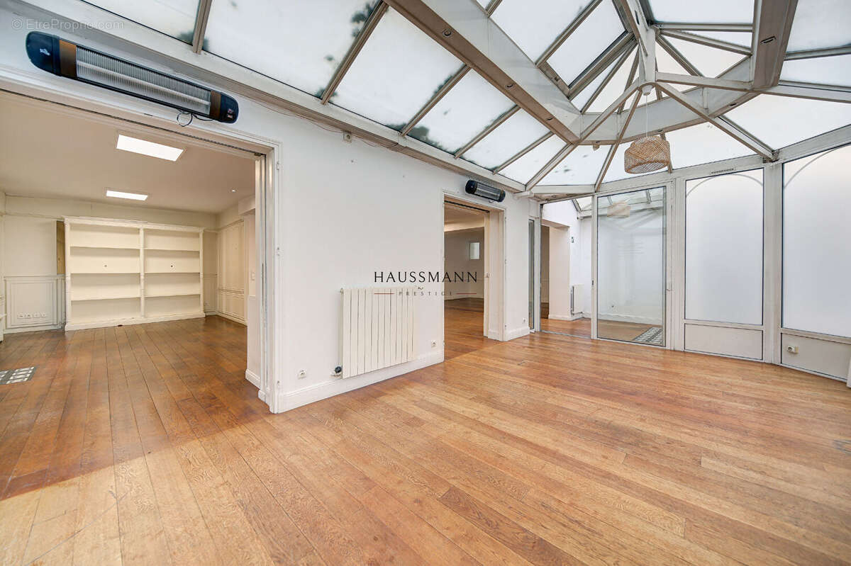 Appartement à NEUILLY-SUR-SEINE