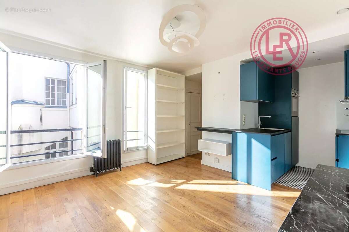 Appartement à PARIS-3E