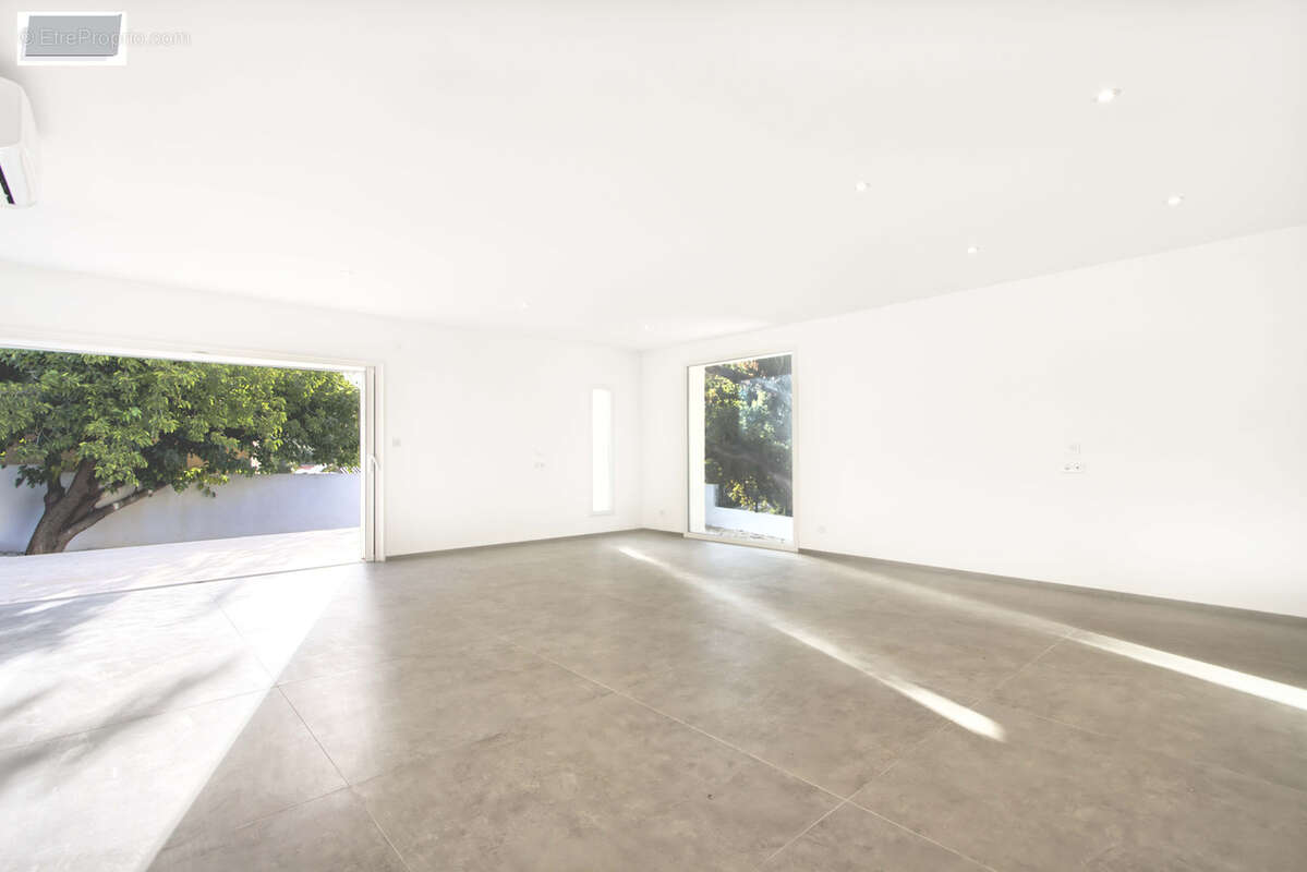 Maison à LA VALETTE-DU-VAR