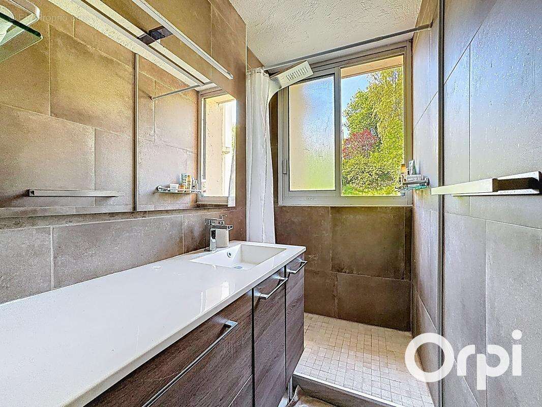Appartement à VILLENEUVE-LOUBET