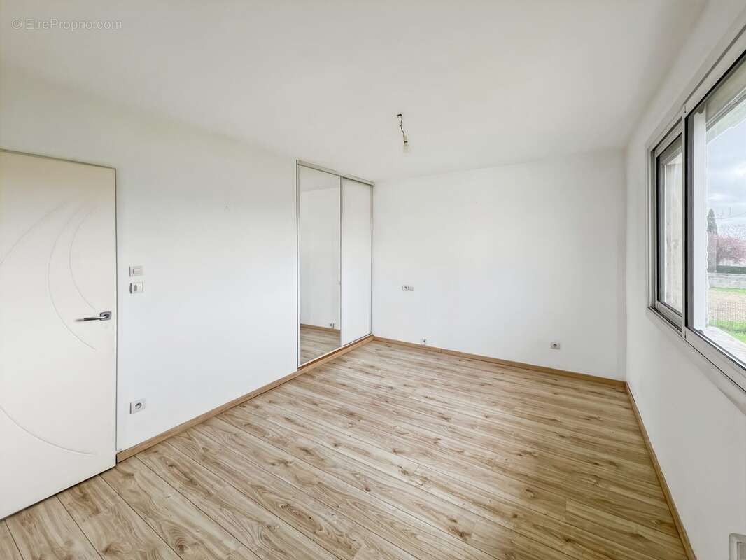 Maison à LA SALVETAT-SAINT-GILLES