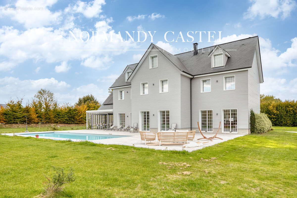 Maison à SAINT-ETIENNE-LA-THILLAYE