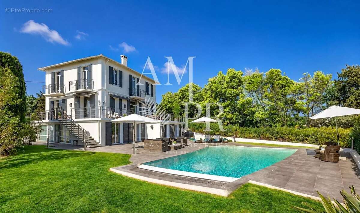Baisse de prix de 1 062 000€ - exclusivité : villa unique - à deux pas de la croisette - vue mer - photo 5