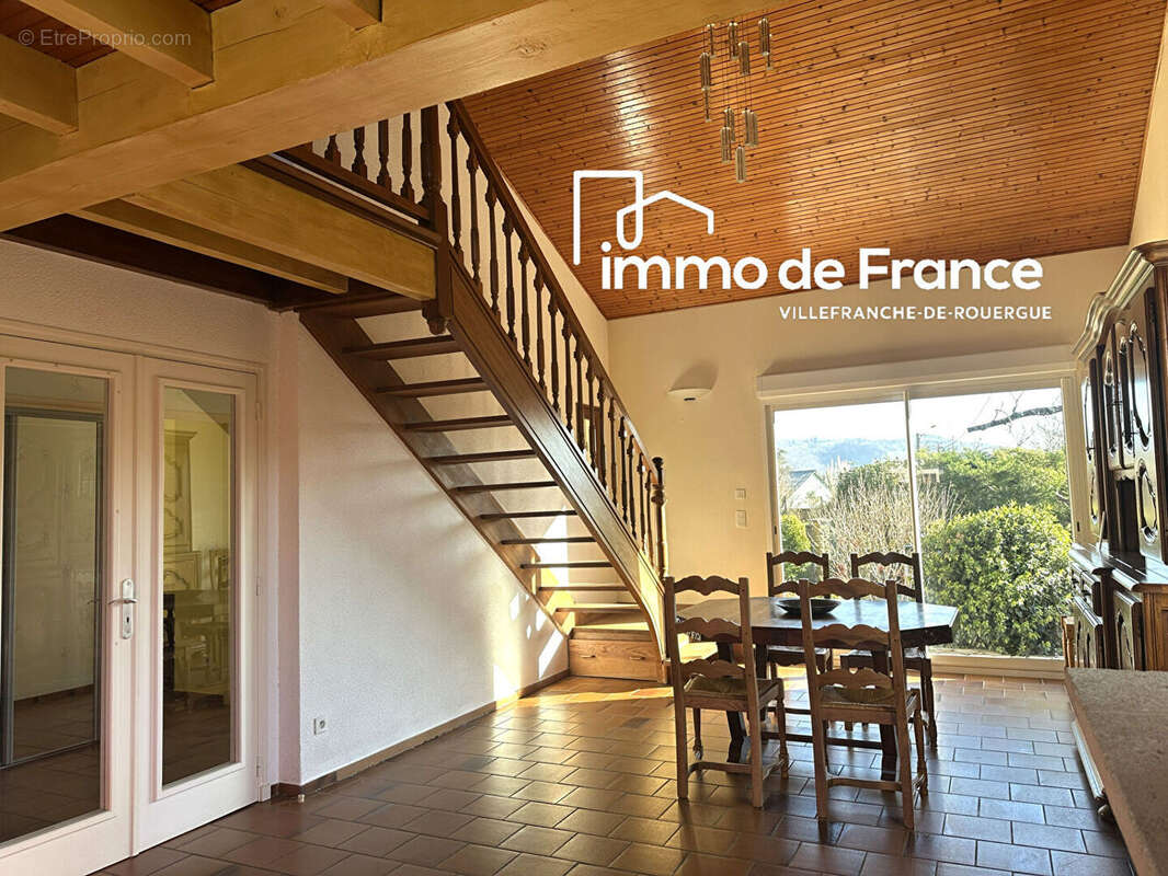 Plain-pied de 119 m², 4 chambres, bureau, 2 garages sur terrain de 1013 m² - photo 6