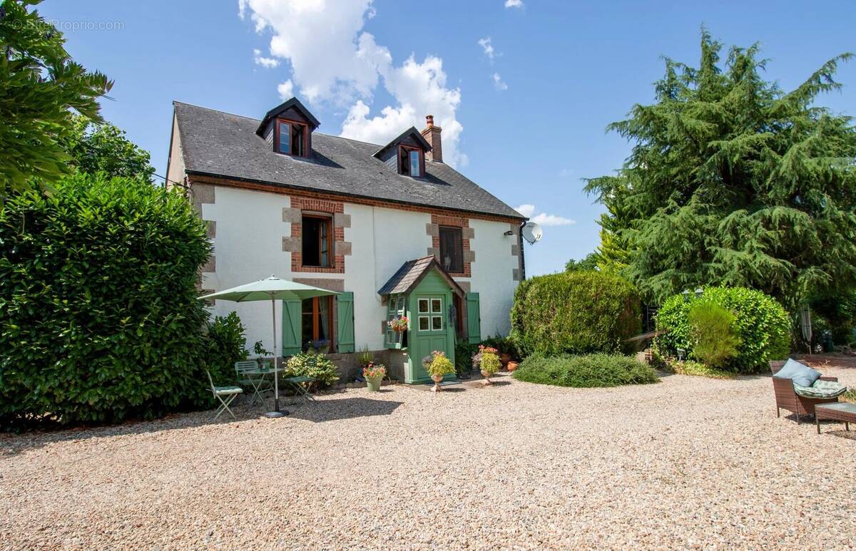 Maison à SAINT-DIZIER-LES-DOMAINES