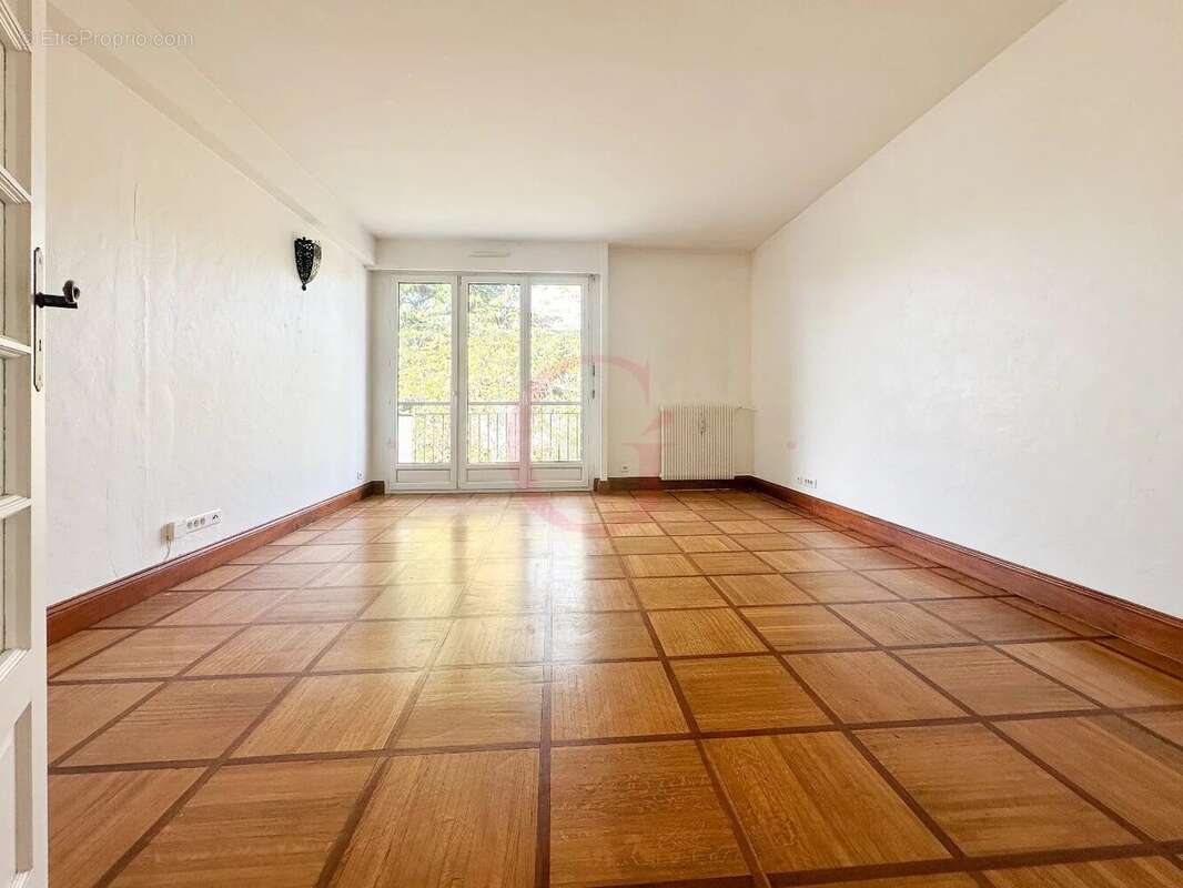 Appartement à BOURG-LA-REINE