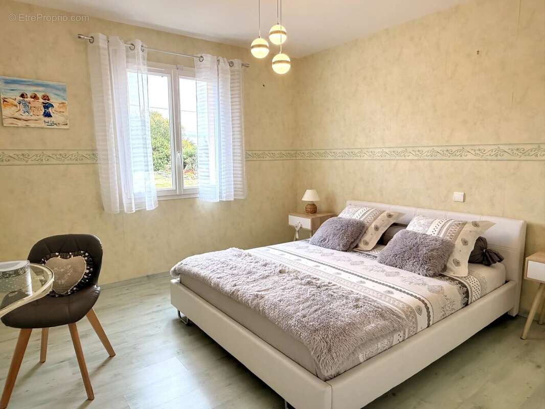 Maison élégante avec piscine, grand jardin et portail électrique – à proximité du centre de Brigueuil - photo 12