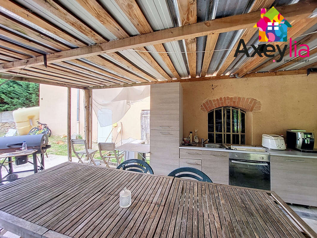 A vendre - iguerande - demeure familiale ou rente locative, dependances et terrain - photo 7