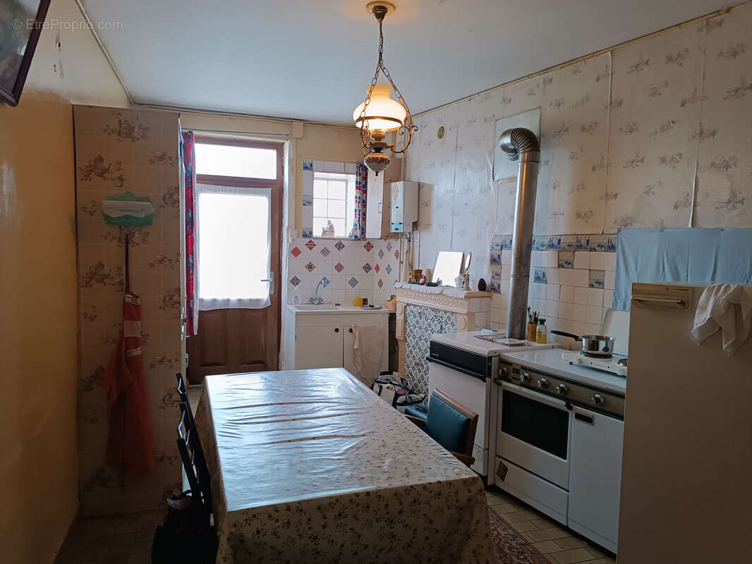 Maison à LA GUERCHE-SUR-L'AUBOIS