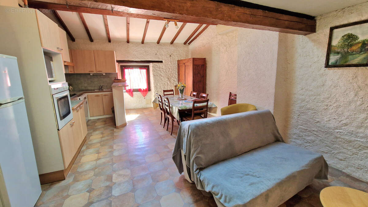 centre ville maison de village + local commercial - photo 3