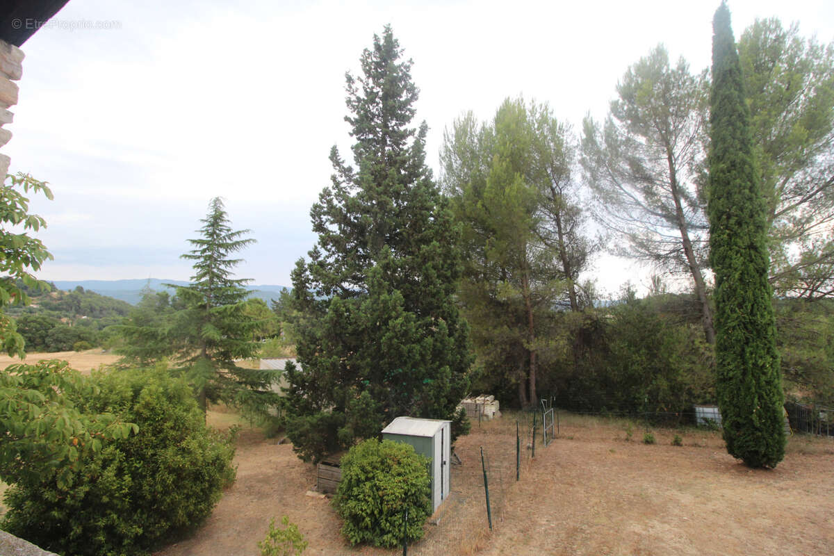Luberon. A vendre à Gargas, en exclusivité, propriété en pierres avec grand terrain - photo 2
