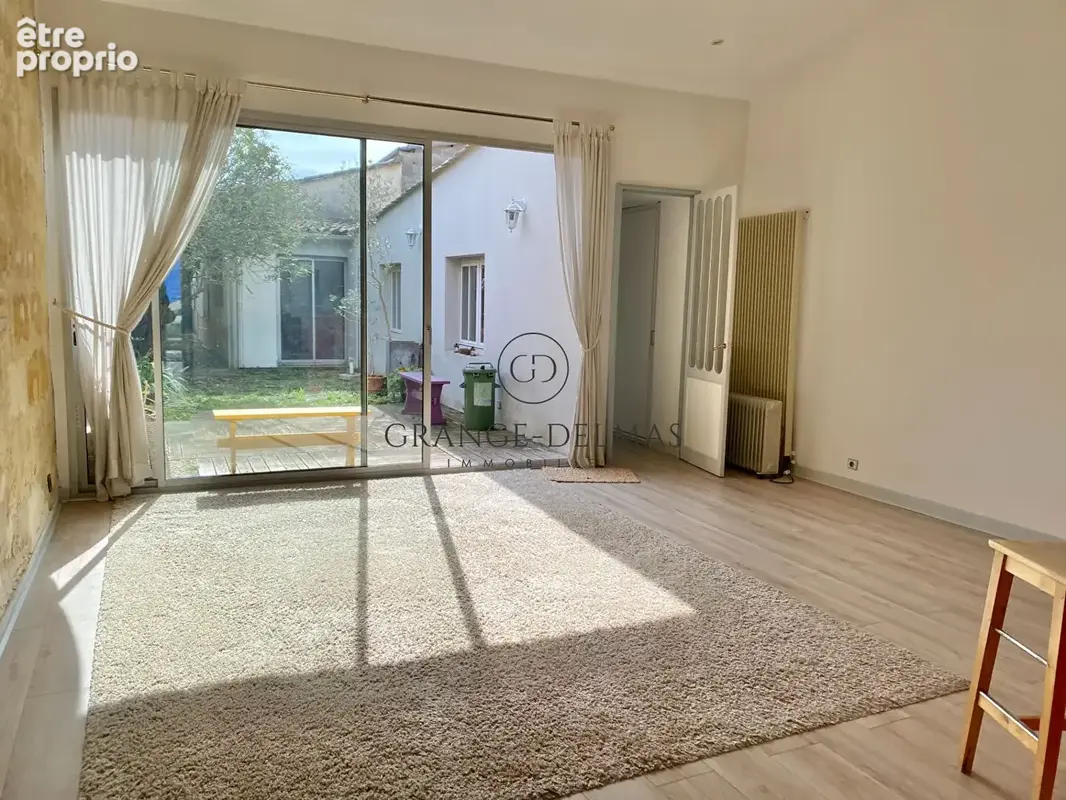 Maison de plain pied en pierre avec jardin - CROIX BLANCHE - photo 4