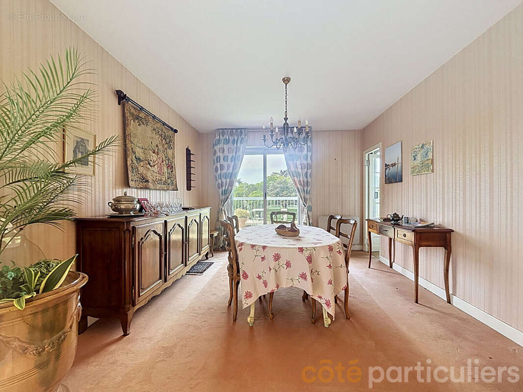 Appartement à SAINT-CYR-SUR-LOIRE