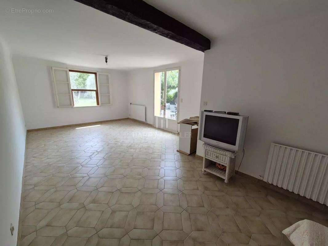 Maison de plain-pied St Étienne du Grès - photo 9