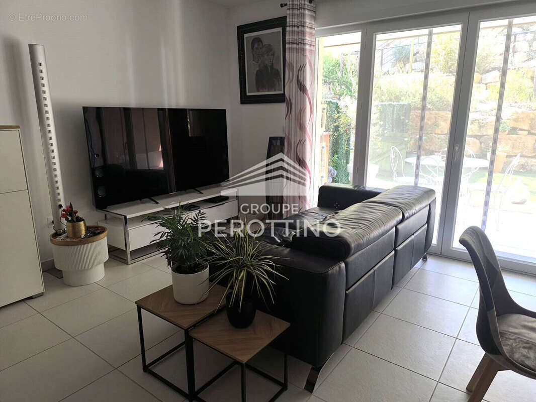 Appartement à PEYNIER