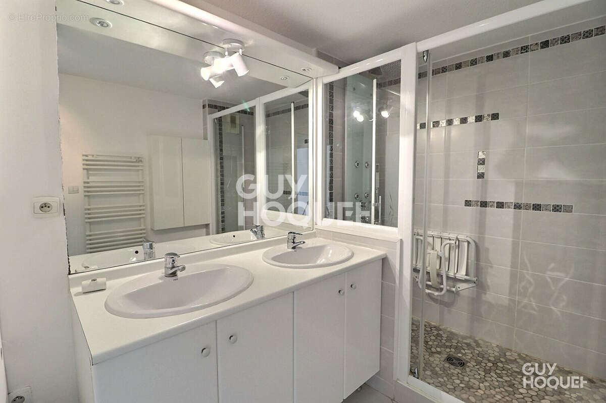 Appartement à LATTES