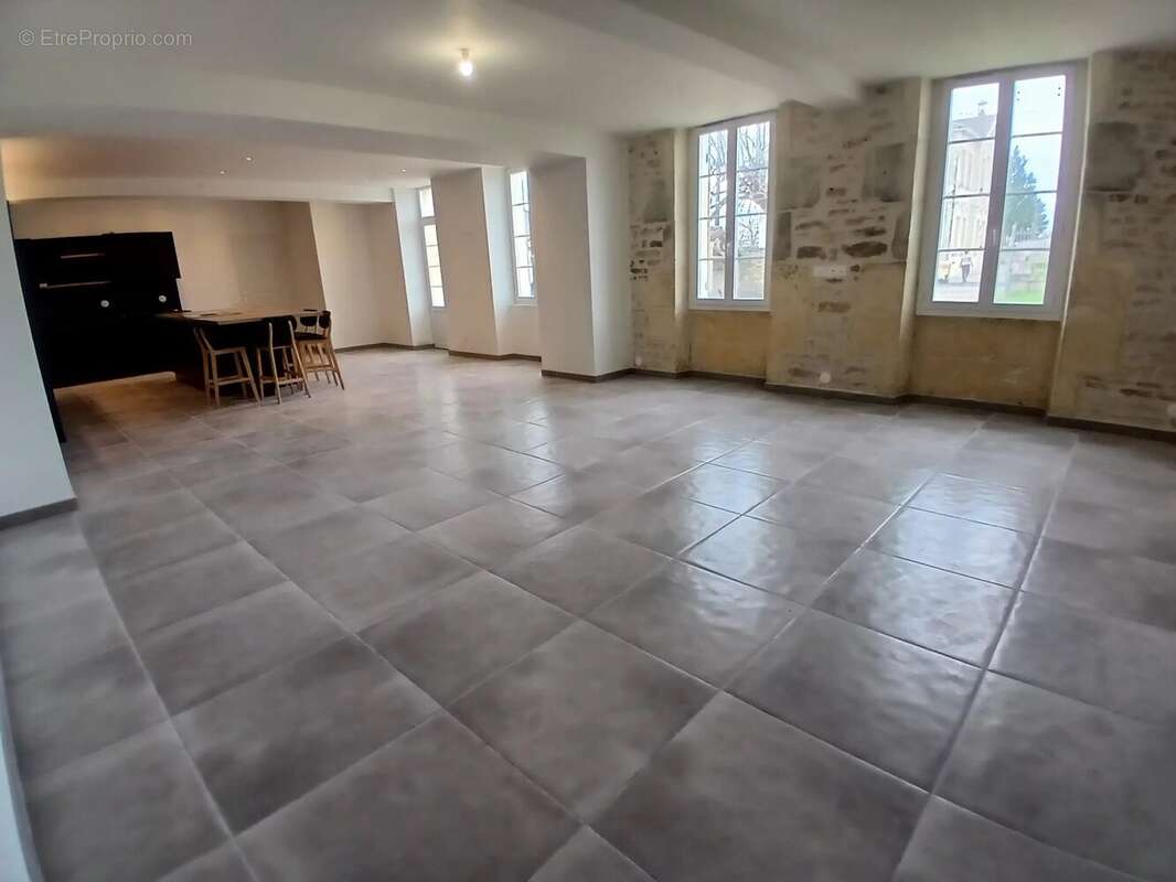 Maison à CHERVES-RICHEMONT