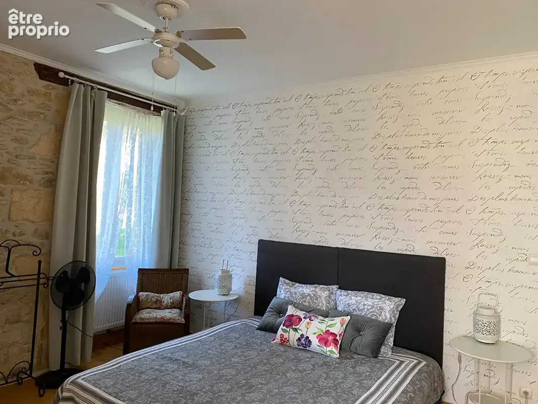 A deux pas de la Cité Médiévale, Maison de maître 350 m² - photo 7