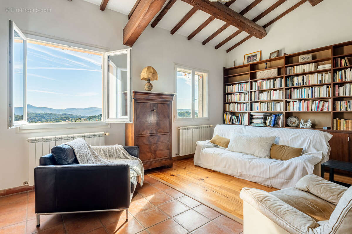 Maison à ROQUEVAIRE