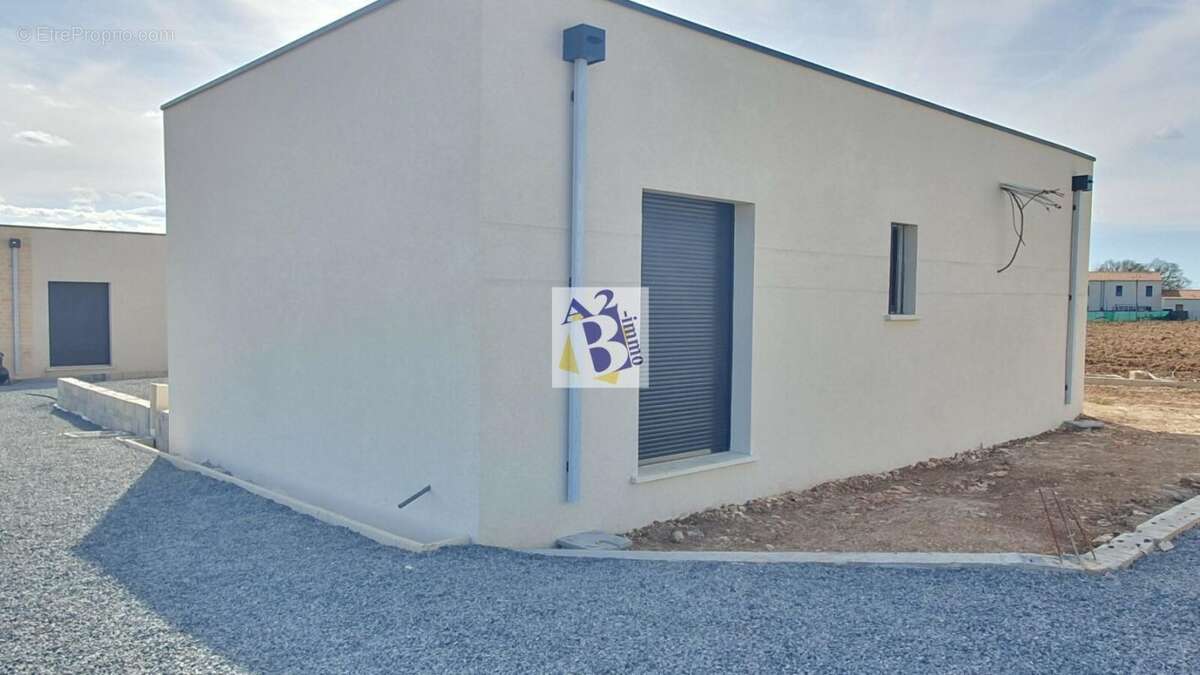 Maison à RUELLE-SUR-TOUVRE