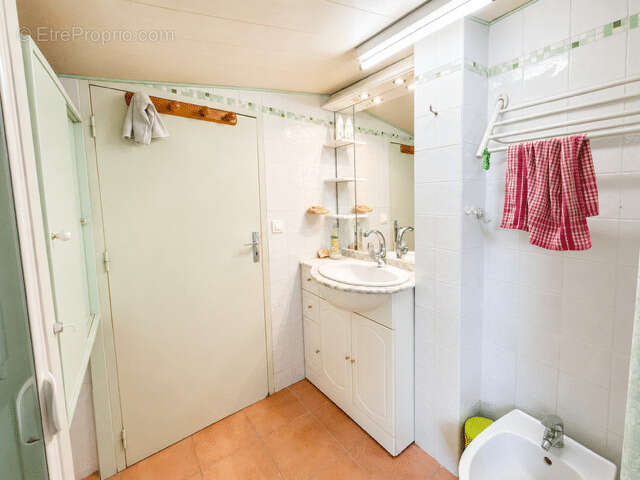 Domaine des Maurels à Bormes-les-Mimosas : 2 habitations avec terrasses sur parcelle de 350 m² - photo 7