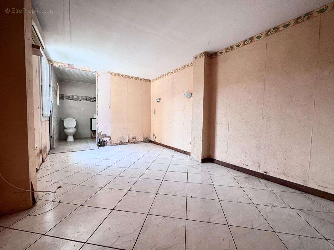 Maison de plain-pied de 95 m² environs avec travaux à prévoir sur un terrain de 509 m² proche de l'aéroport - photo 15