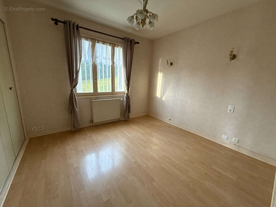 Maison à SOURCIEUX-LES-MINES