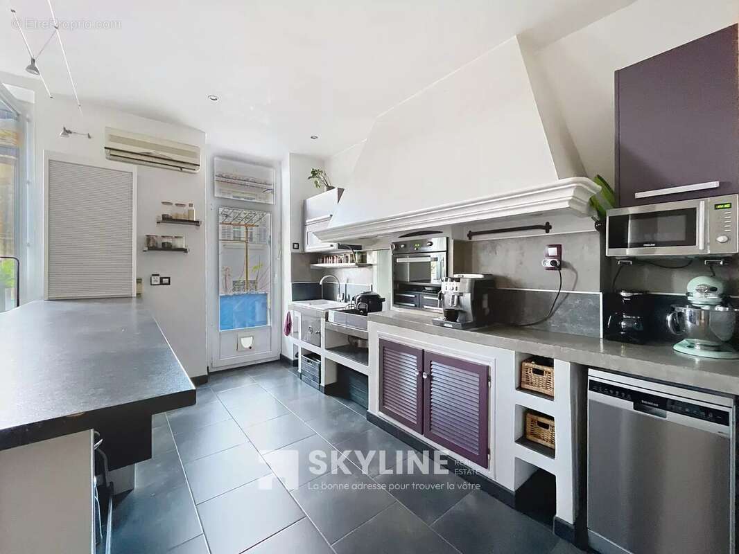 Appartement à MARSEILLE-4E