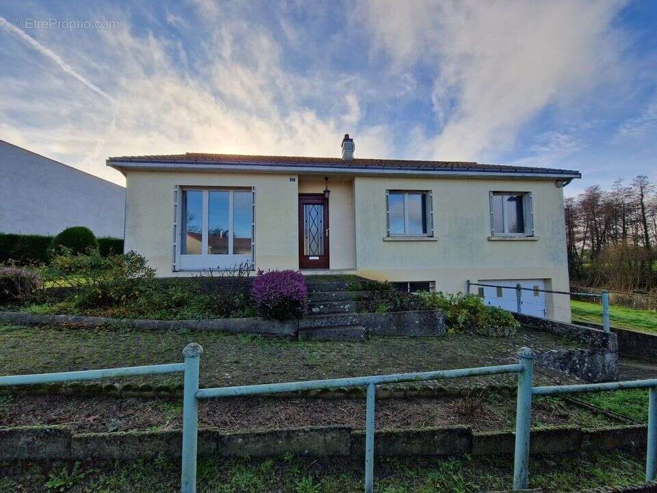 Maison à NEUVY-EN-MAUGES